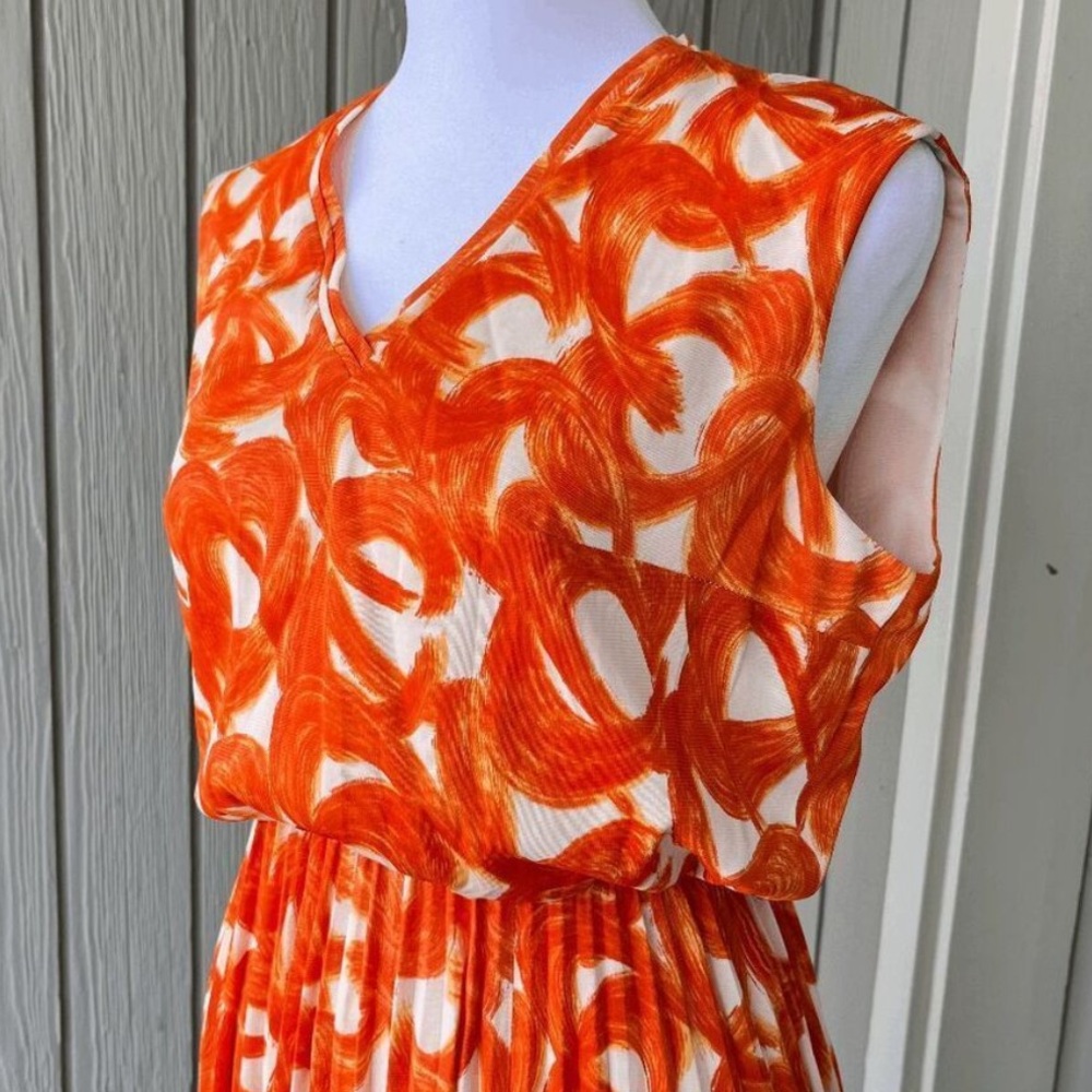 Vintage Painterly Swirl Dress • Pleated Skirt - Picture 2 of 7